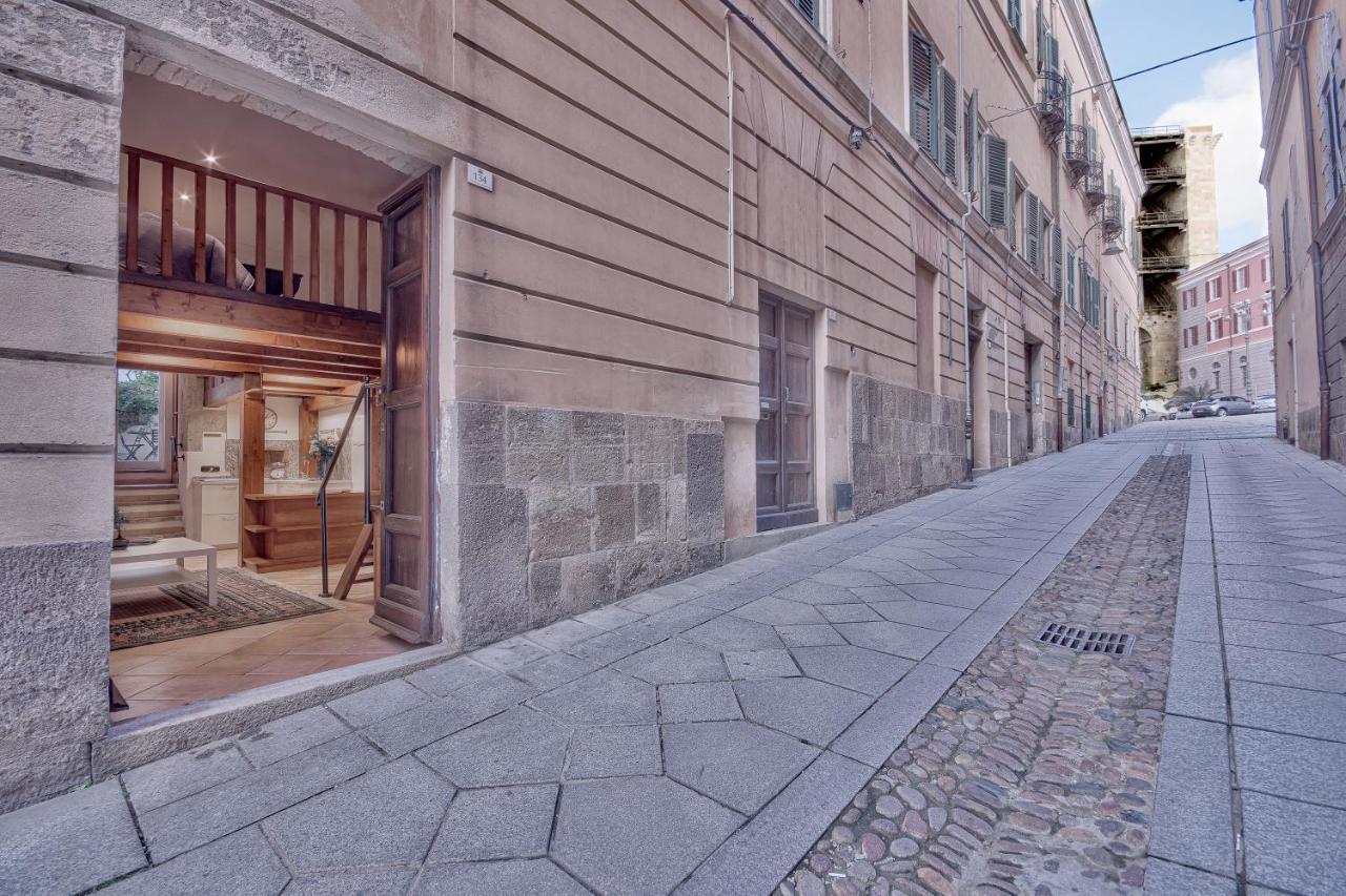 Right House - Small Garden In Old Town - Historical Castle District Cagliari Exterior photo