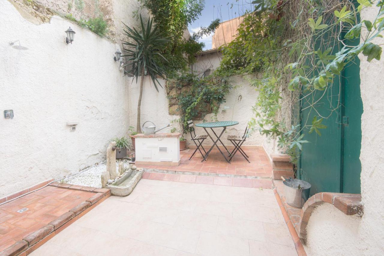 Right House - Small Garden In Old Town - Historical Castle District Cagliari Exterior photo